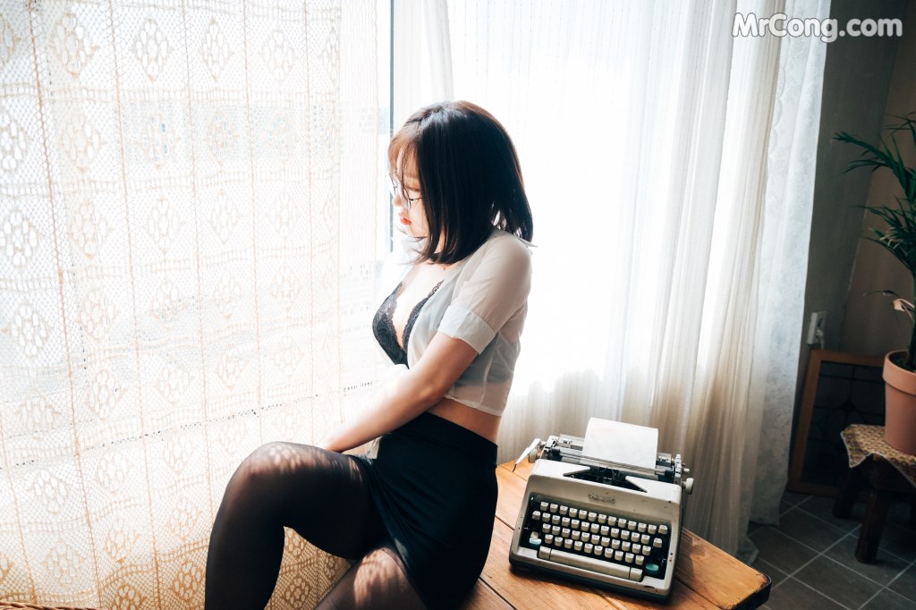 [Loozy] Officegirls Vacation Vol.1: Son Ye-Eun (손예은) (55 photos + 10 videos) – Page 5