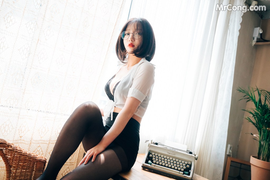 [Loozy] Officegirls Vacation Vol.1: Son Ye-Eun (손예은) (55 photos + 10 videos) – Page 6
