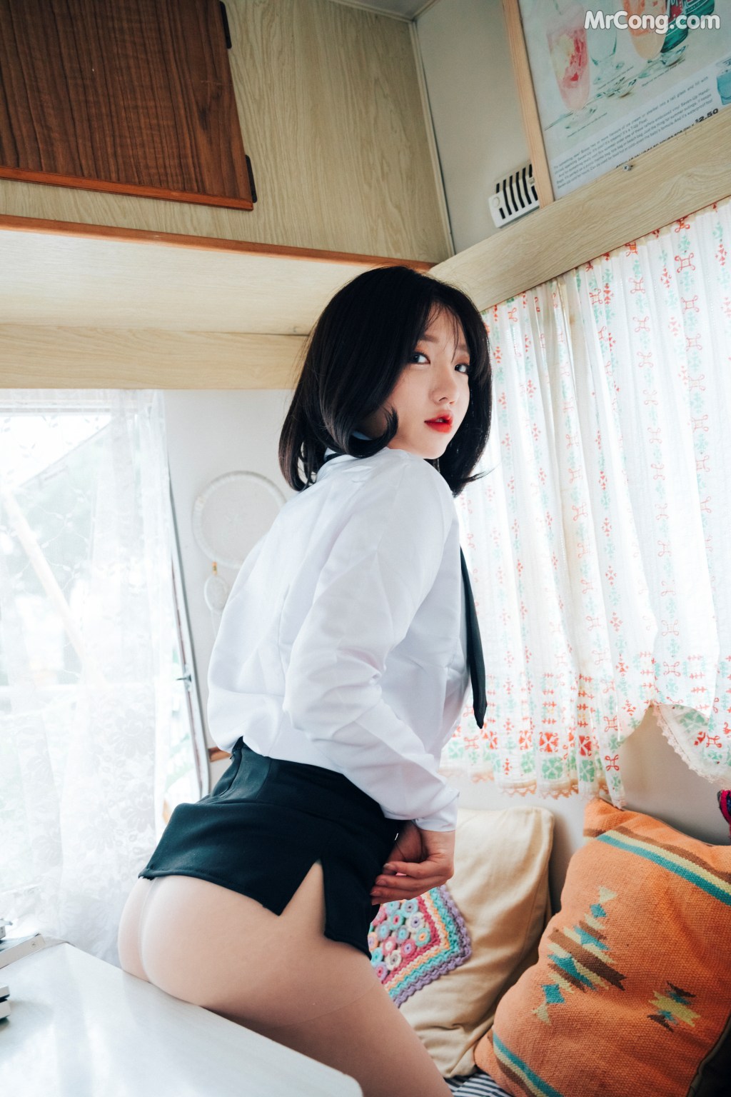 [Loozy] Officegirls Vacation Vol.2: Son Ye-Eun (손예은) (85 photos)