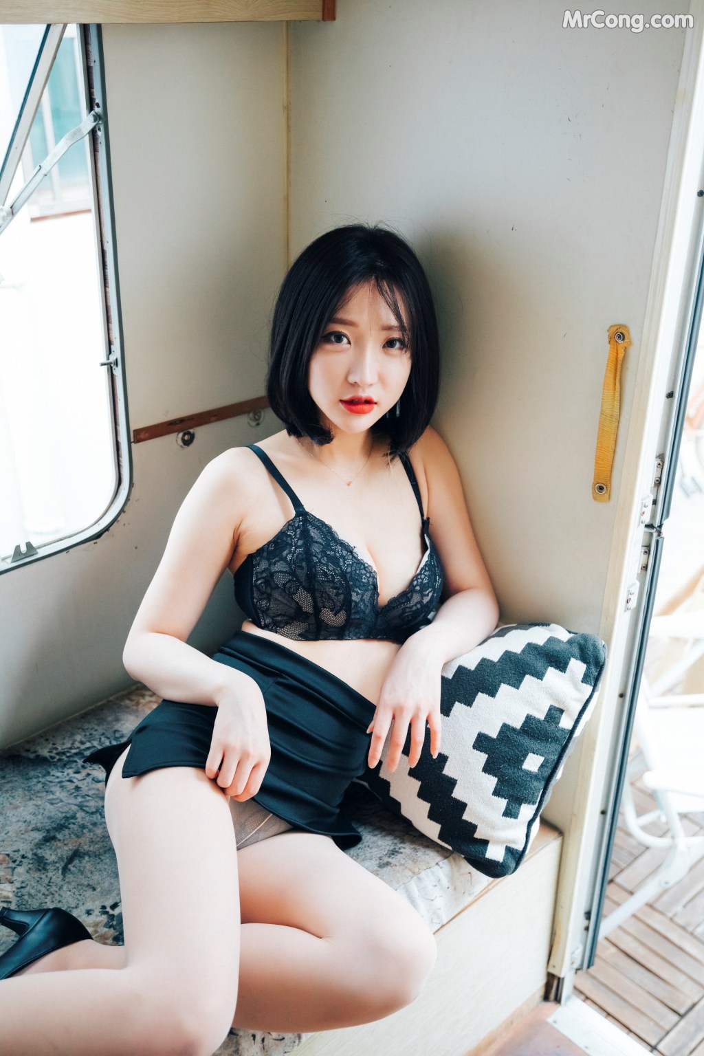 [Loozy] Officegirls Vacation Vol.2: Son Ye-Eun (손예은) (85 photos) – Page 6