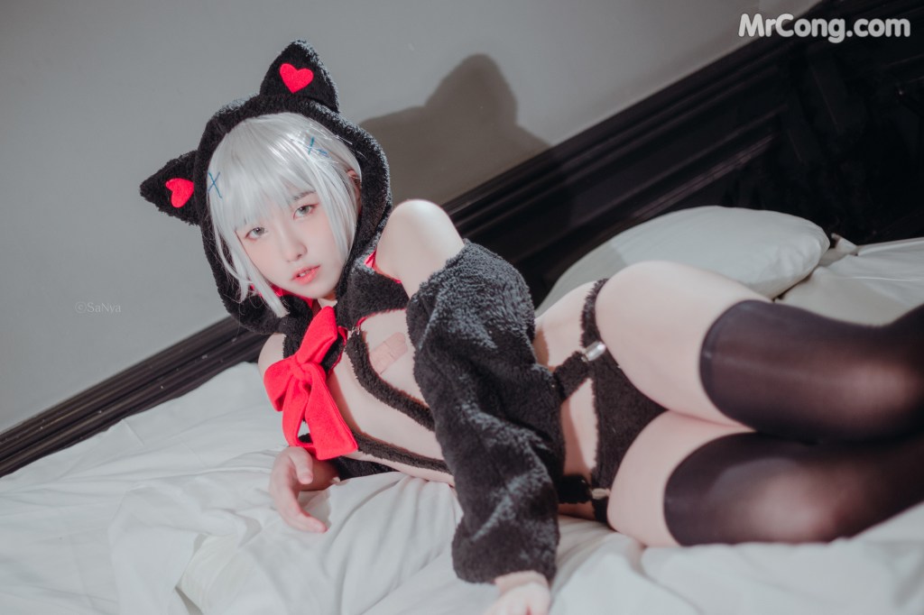 Sonson (손손): Mischief Black Cat (35 photos) – Page 2