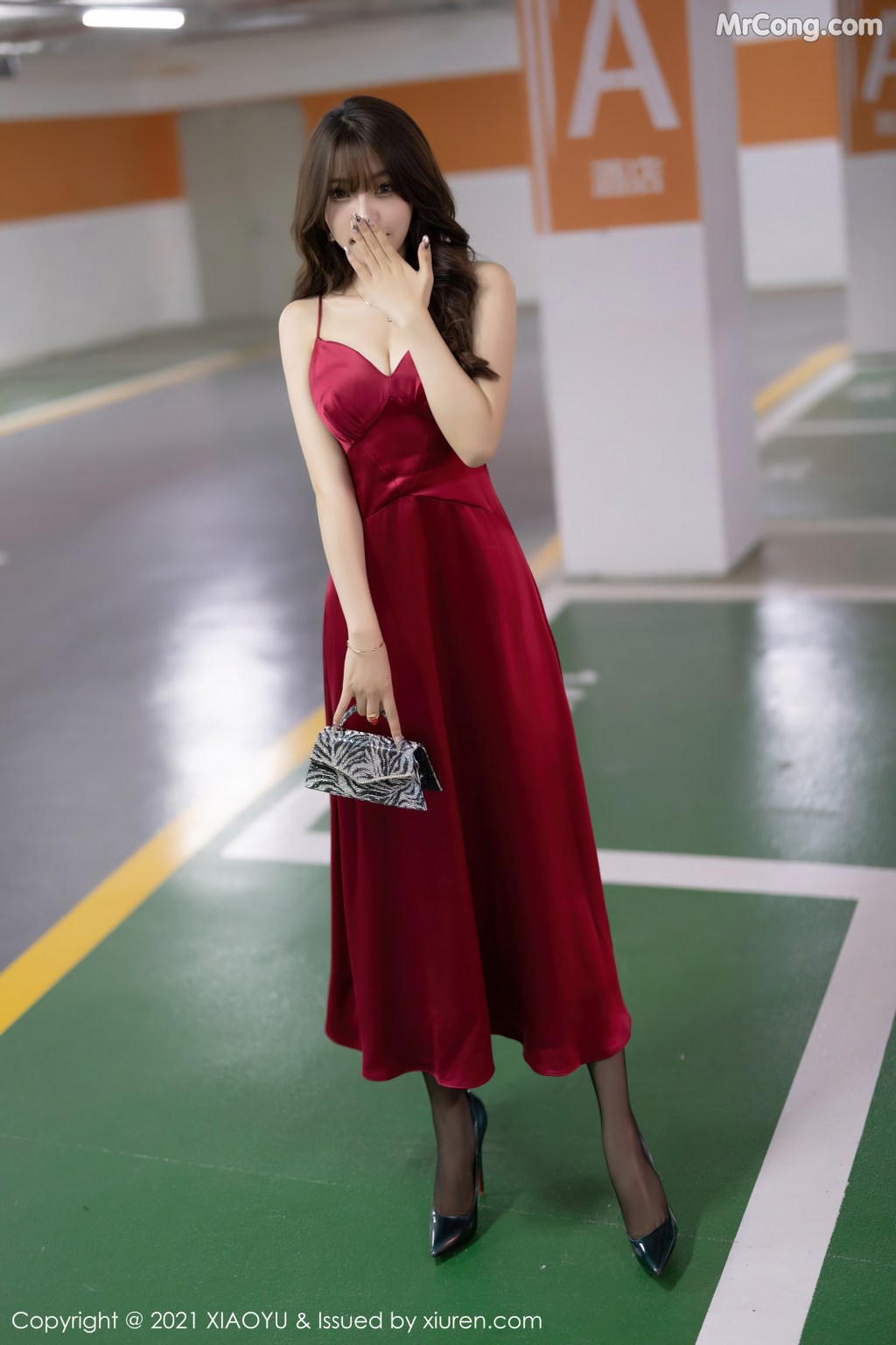 XiaoYu Vol.654: Booty (芝芝) (83 photos)