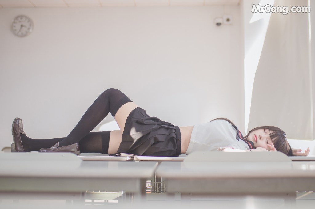 Coser@Yoko宅夏: 黑丝JK (39 photos)