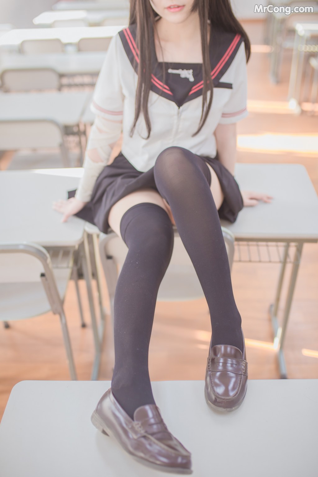 Coser@Yoko宅夏: 黑丝JK (39 photos)