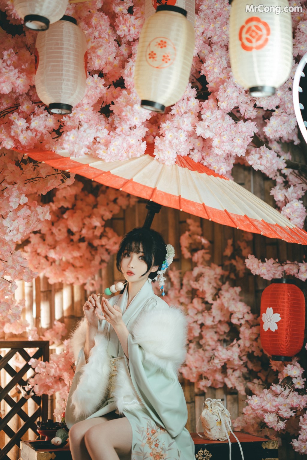 Coser@rioko凉凉子 Vol.081: 《年上の韵》温泉旅行 (31 photos + 6 videos)