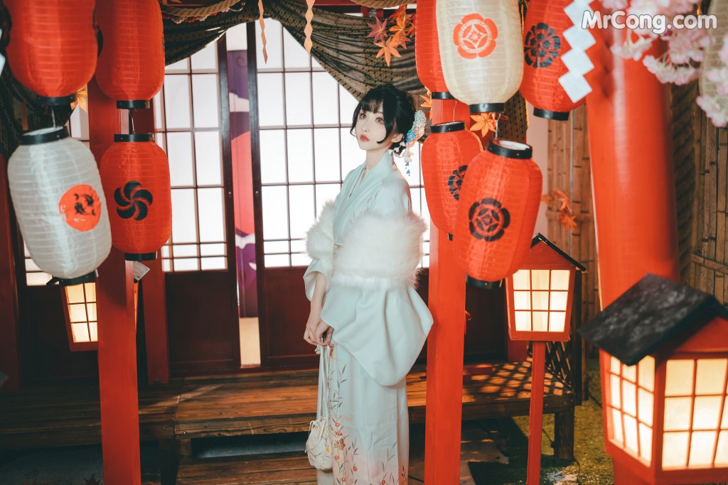Coser@rioko凉凉子 Vol.081: 《年上の韵》温泉旅行 (31 photos + 6 videos)
