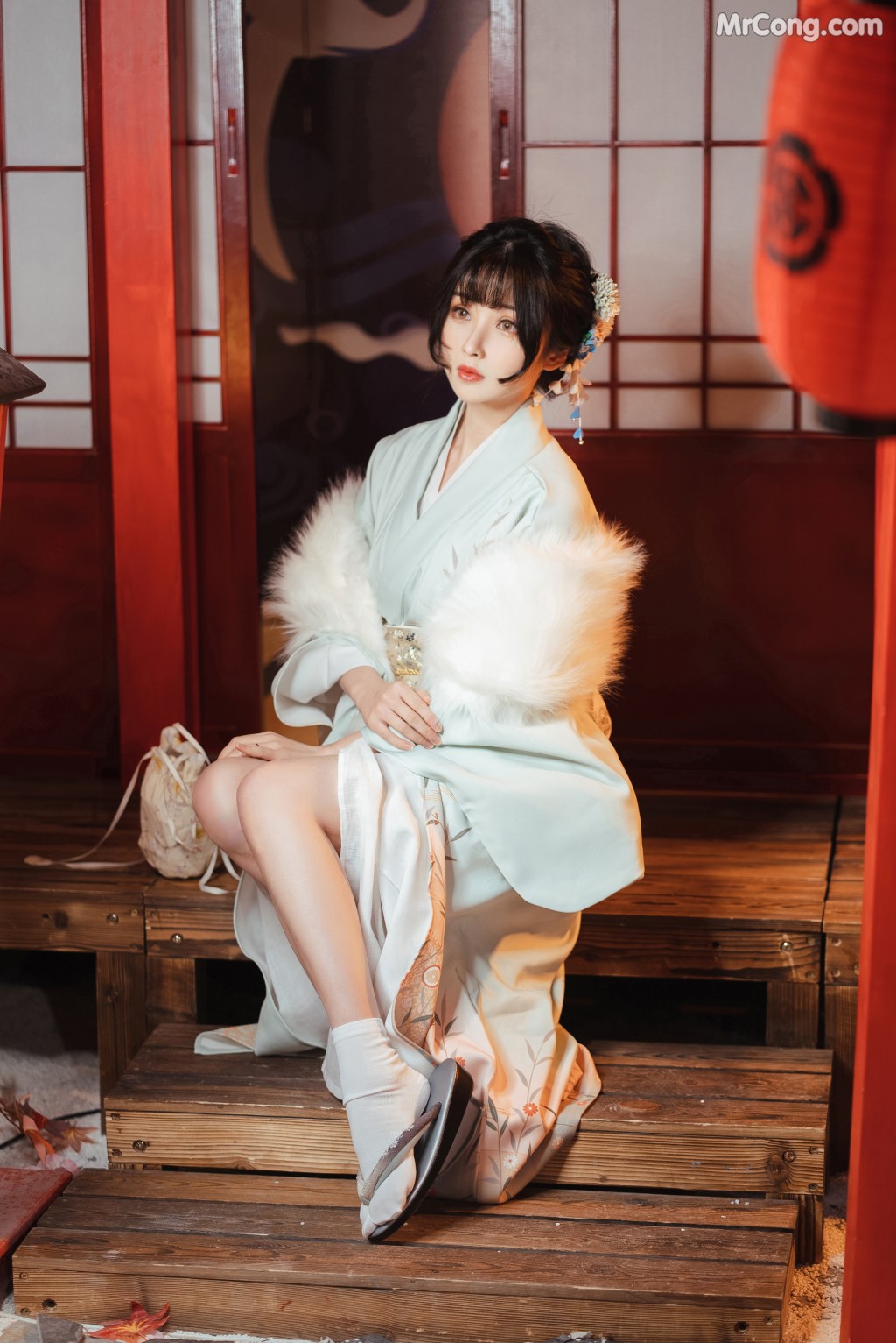 Coser@rioko凉凉子 Vol.081: 《年上の韵》温泉旅行 (31 photos + 6 videos)