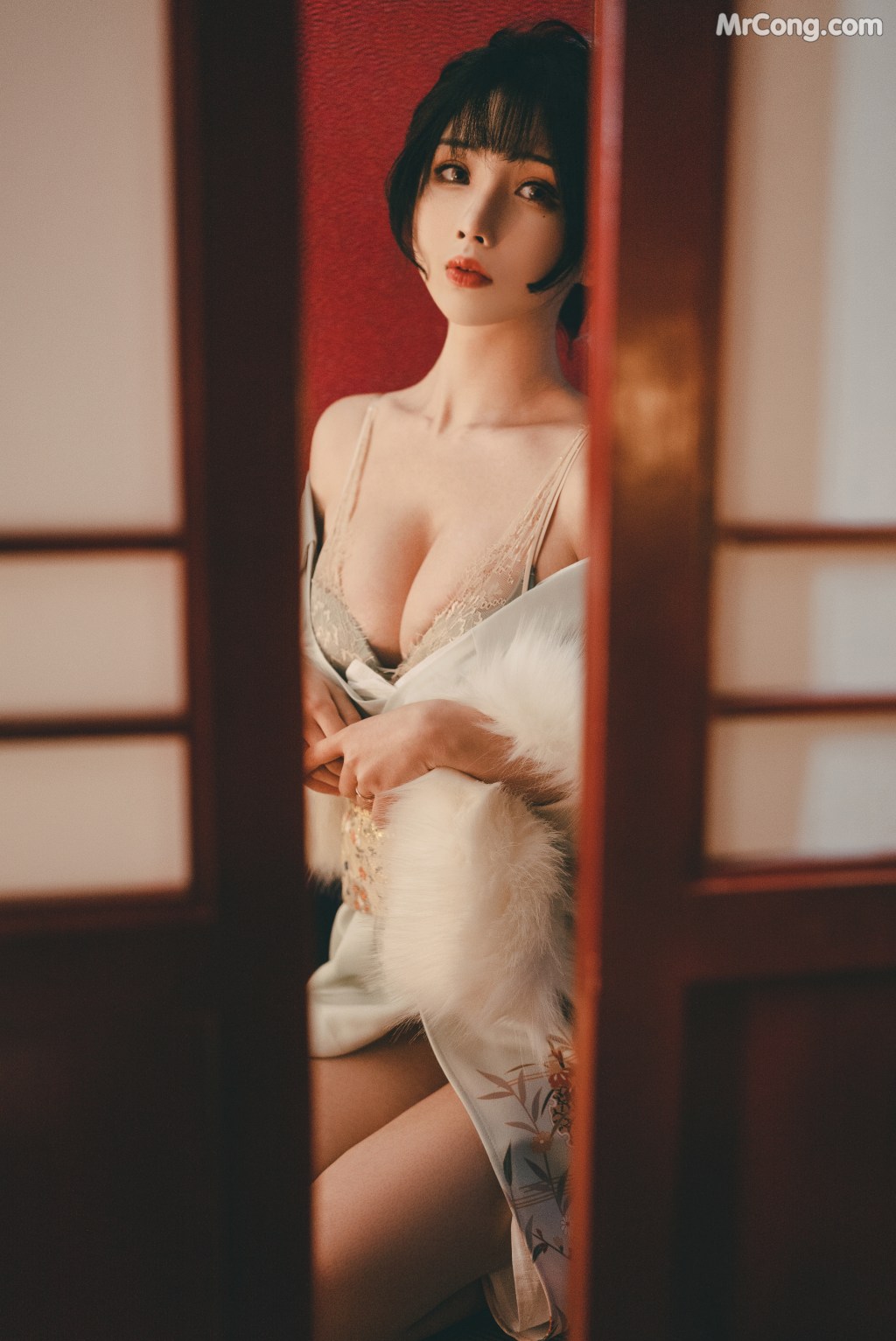 Coser@rioko凉凉子 Vol.081: 《年上の韵》温泉旅行 (31 photos + 6 videos)