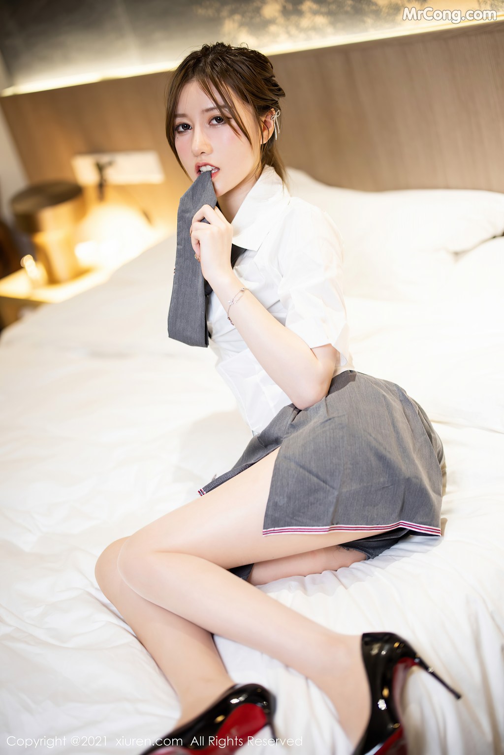 XIUREN No.3882: 美桃酱 (53 photos)