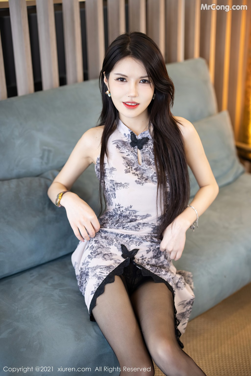 XIUREN No.3887: 媛媛酱belle (43 photos)