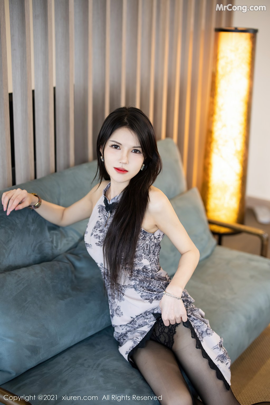XIUREN No.3887: 媛媛酱belle (43 photos)