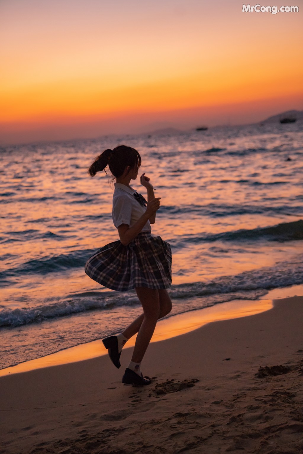Coser@桜桃喵 Vol.114: 逐海 (17 photos)