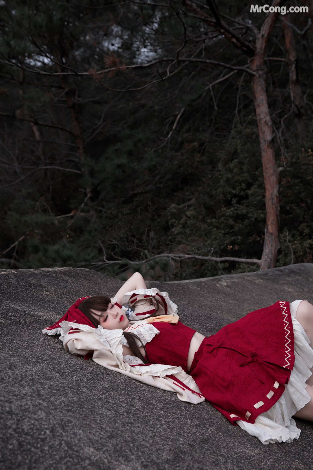 Coser@G44不会受伤 Vol.031: 灵梦 (20 photos)