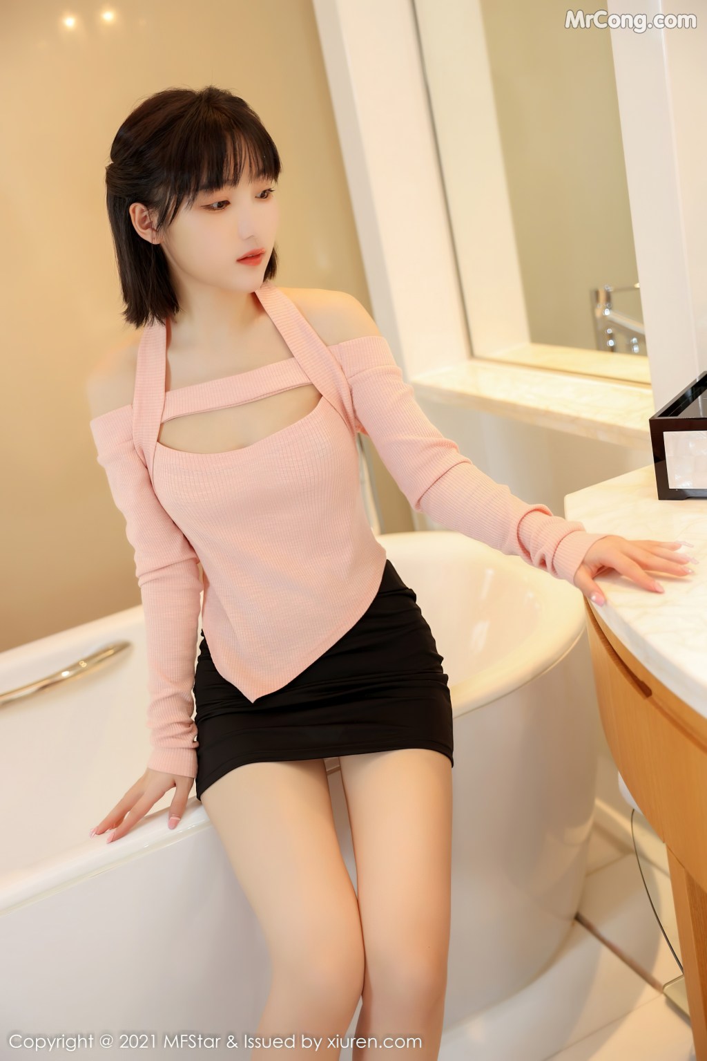 MFStar Vol.545: 甜筒晓彤 (57 photos)