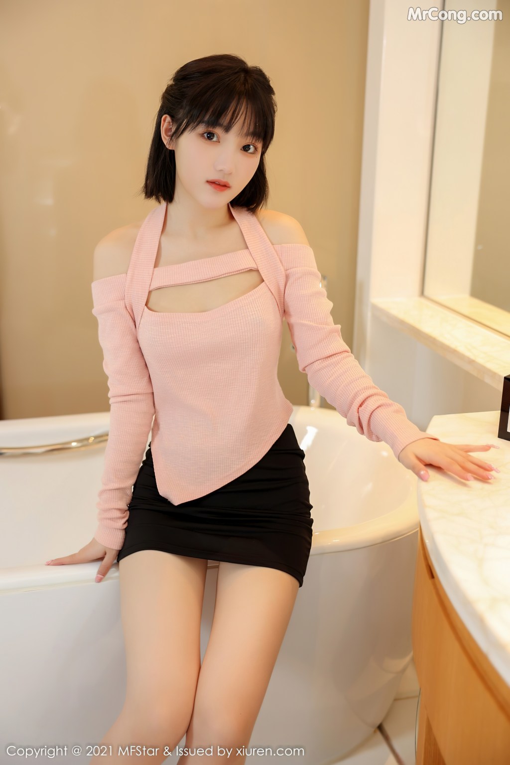 MFStar Vol.545: 甜筒晓彤 (57 photos)