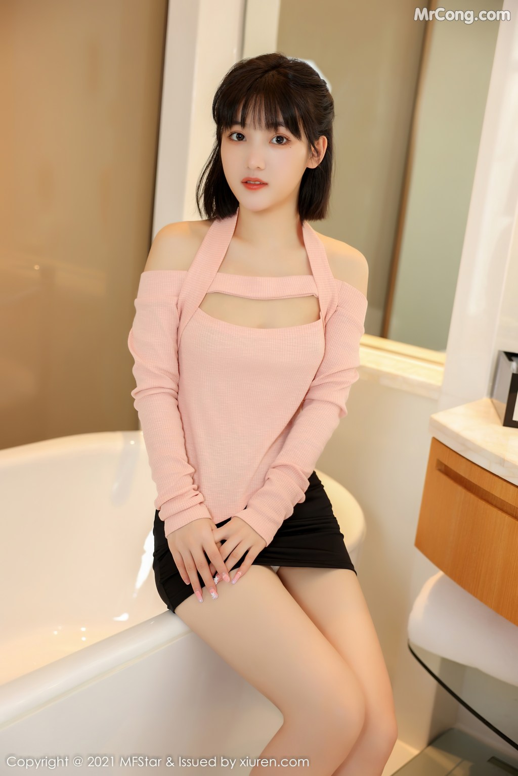 MFStar Vol.545: 甜筒晓彤 (57 photos)
