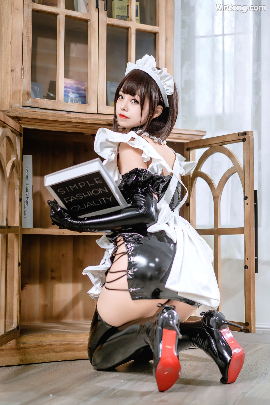 Coser@蜜汁猫裘 Vol.074: 胶衣女仆 (47 photos) – Page 5