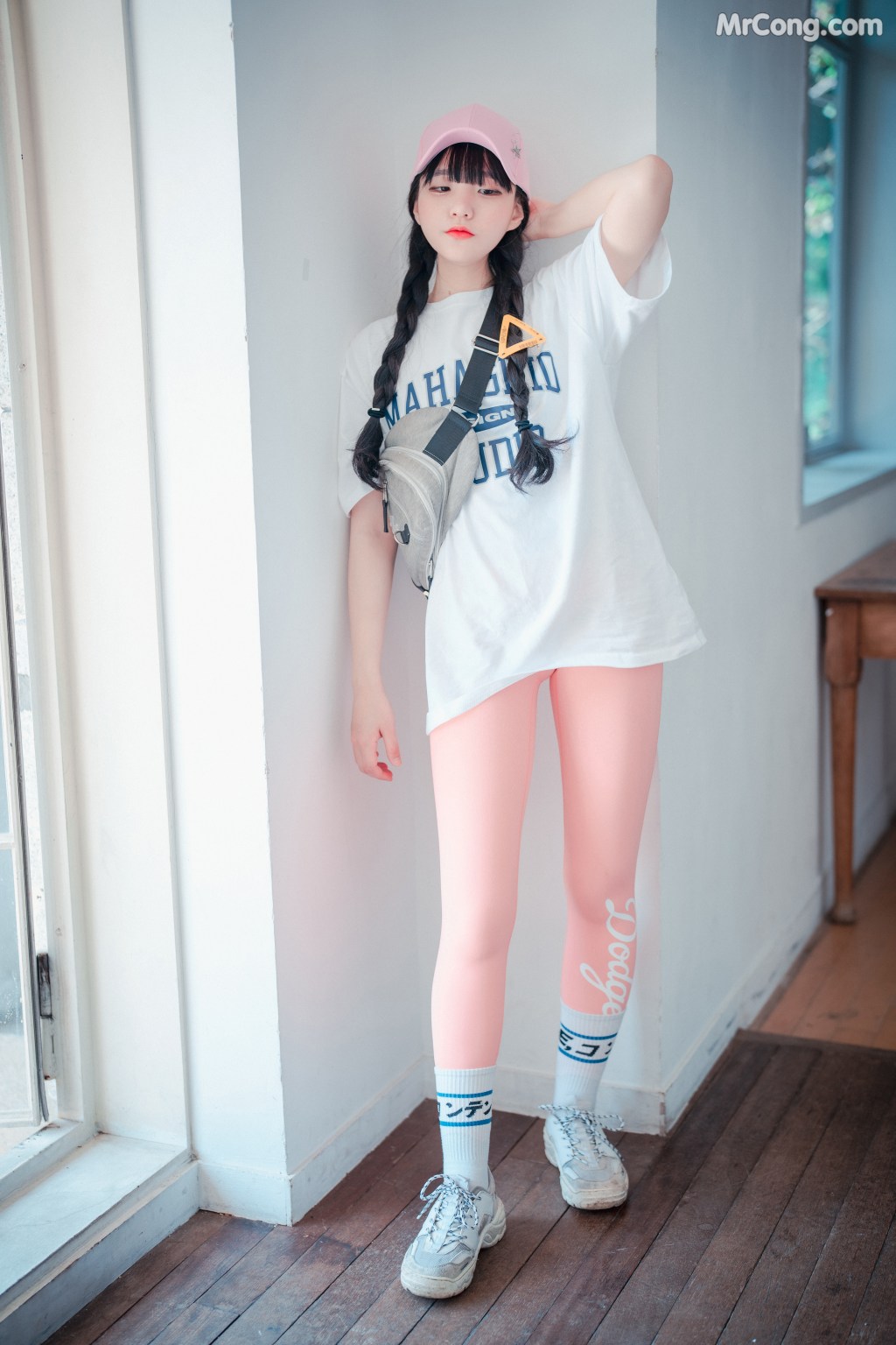 DJAWA Photo – Jeong Jenny (정제니): “Loose and Tight Pink” (159 photos)
