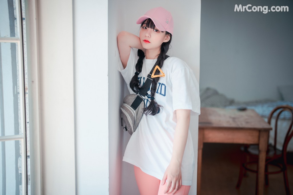 DJAWA Photo – Jeong Jenny (정제니): “Loose and Tight Pink” (159 photos)