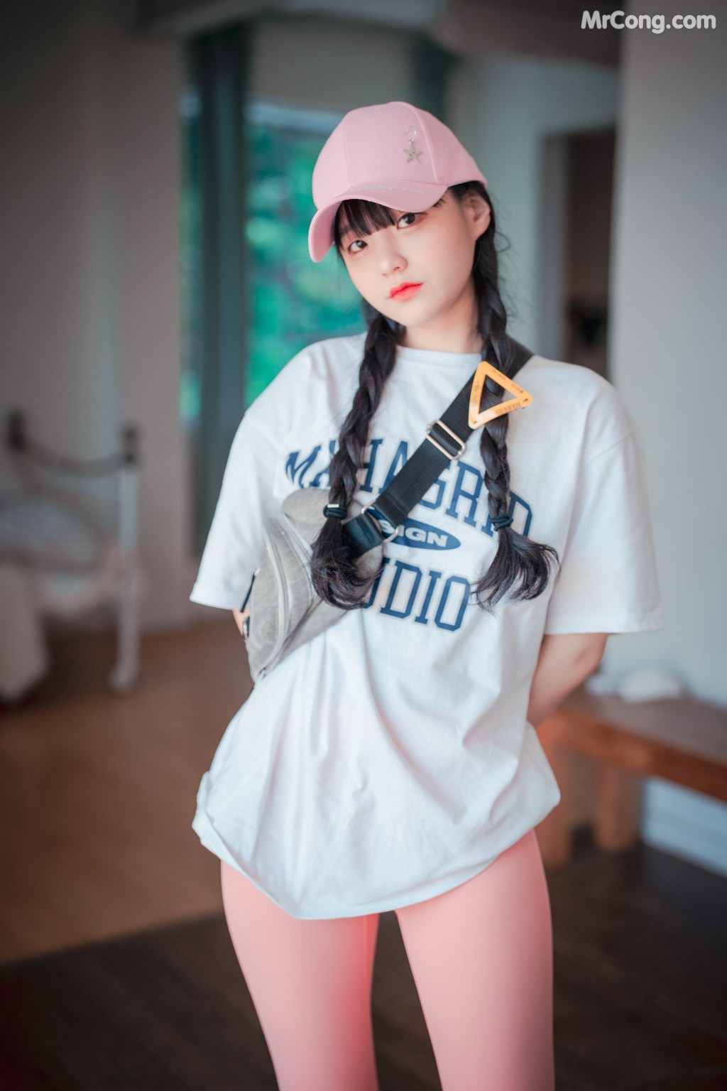 DJAWA Photo – Jeong Jenny (정제니): “Loose and Tight Pink” (159 photos)