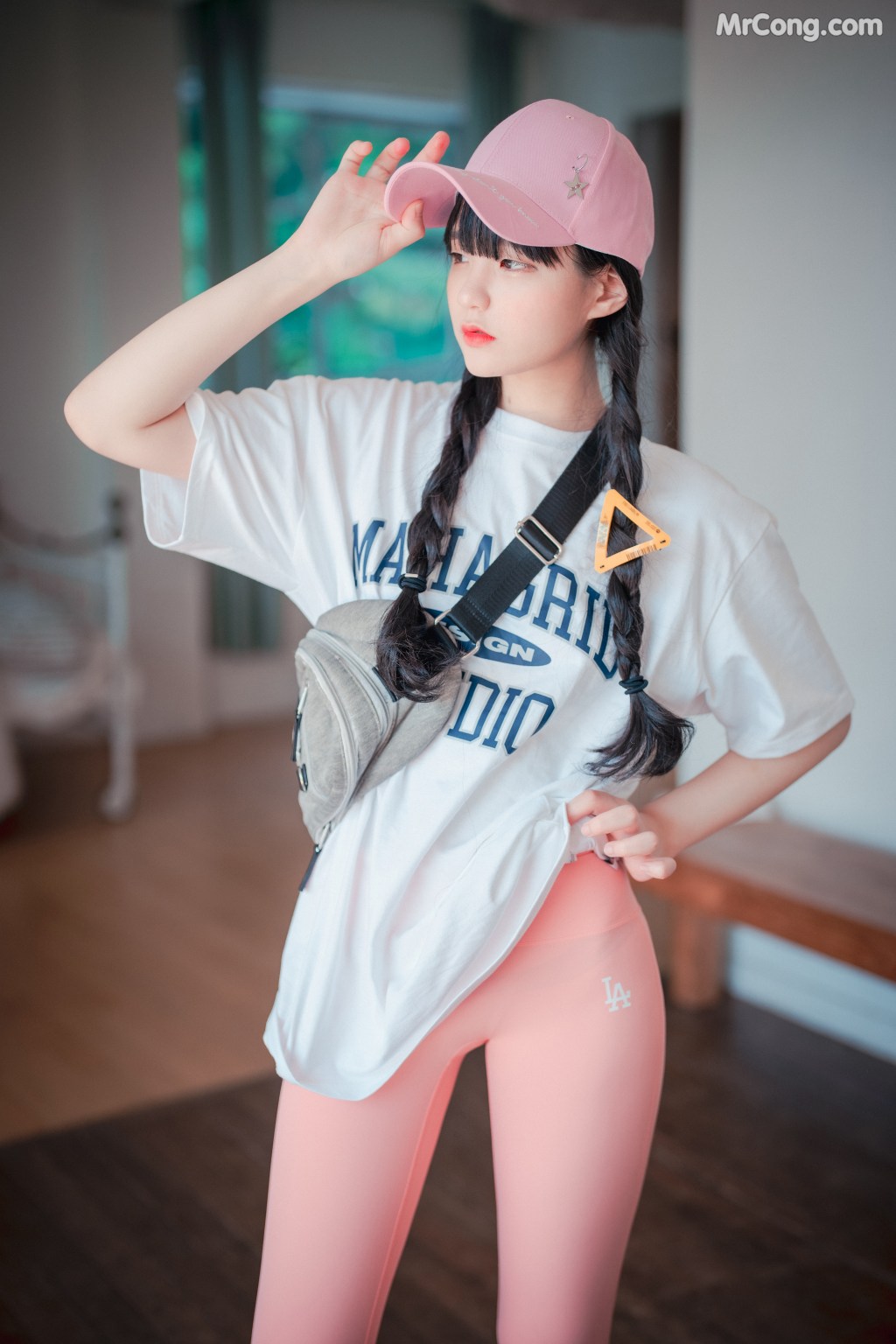 DJAWA Photo – Jeong Jenny (정제니): “Loose and Tight Pink” (159 photos)