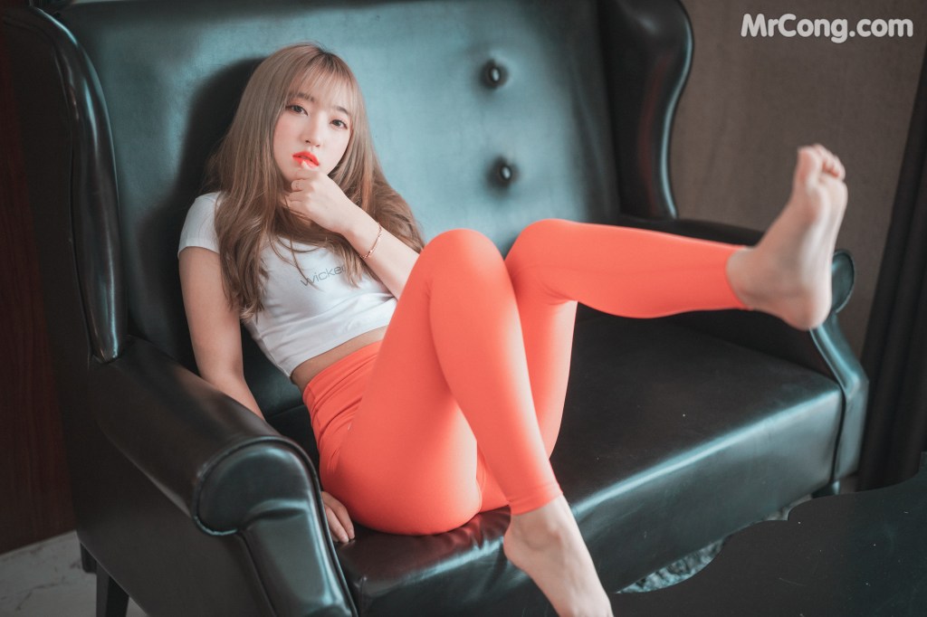 DJAWA Photo – HaNari (하나리): “Red Orange & Cool Mint” (50 photos)