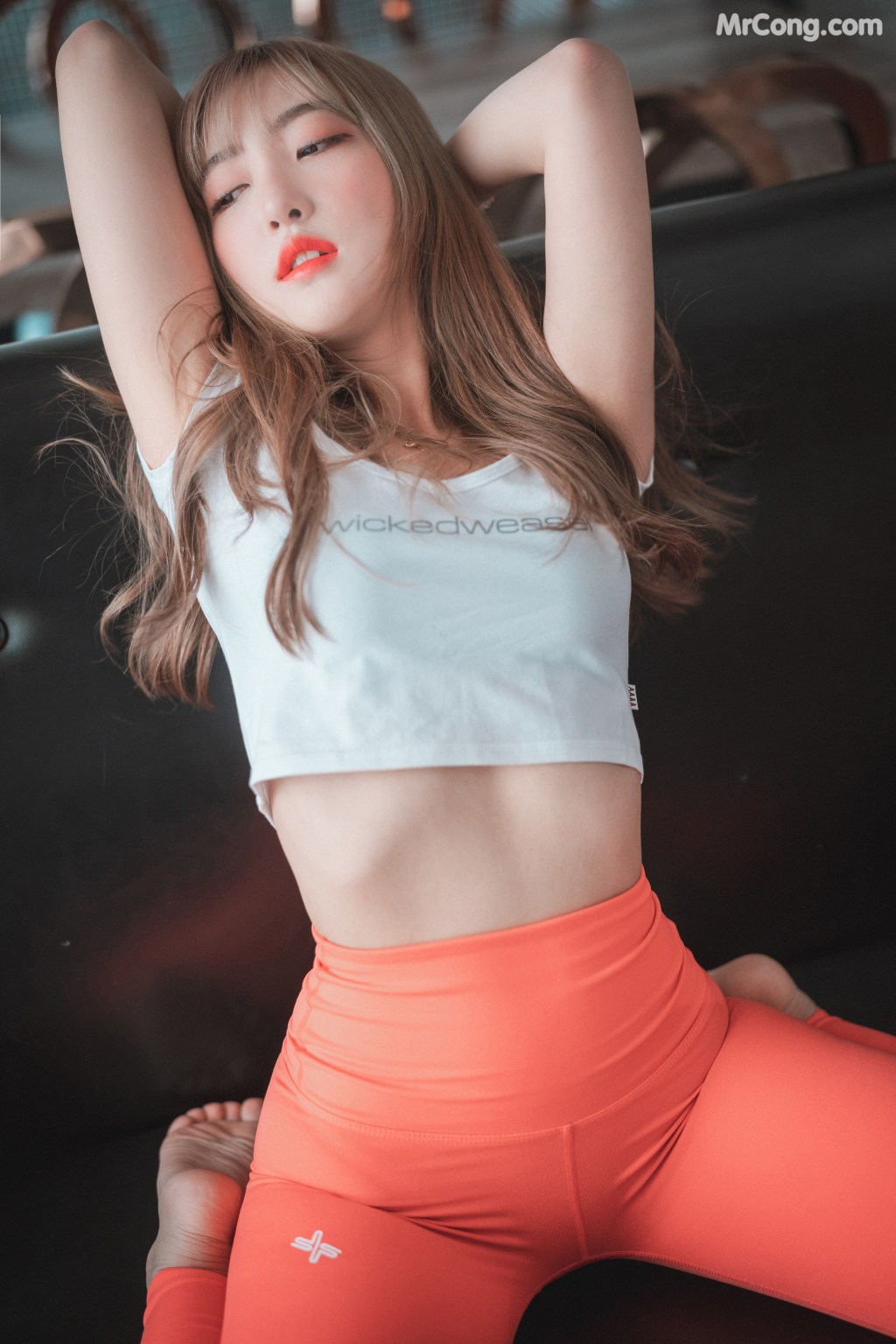 DJAWA Photo – HaNari (하나리): “Red Orange & Cool Mint” (50 photos)