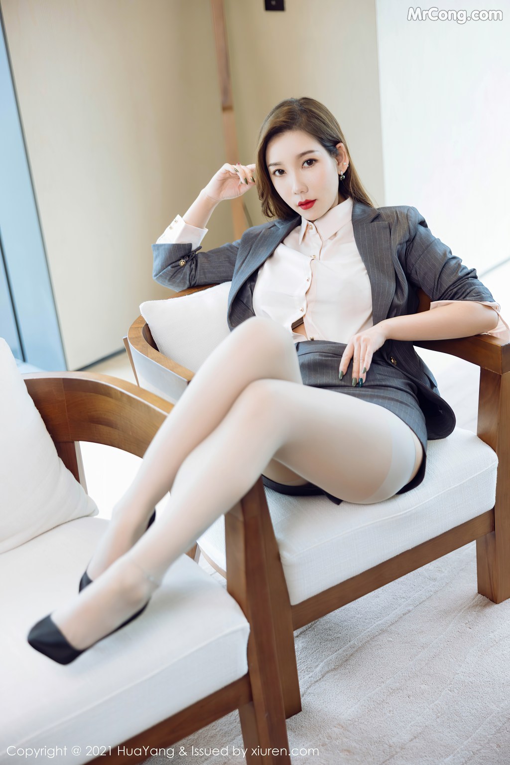 HuaYang Vol.470: Ai Jing Xiang (艾静香) (50 photos) – Page 2