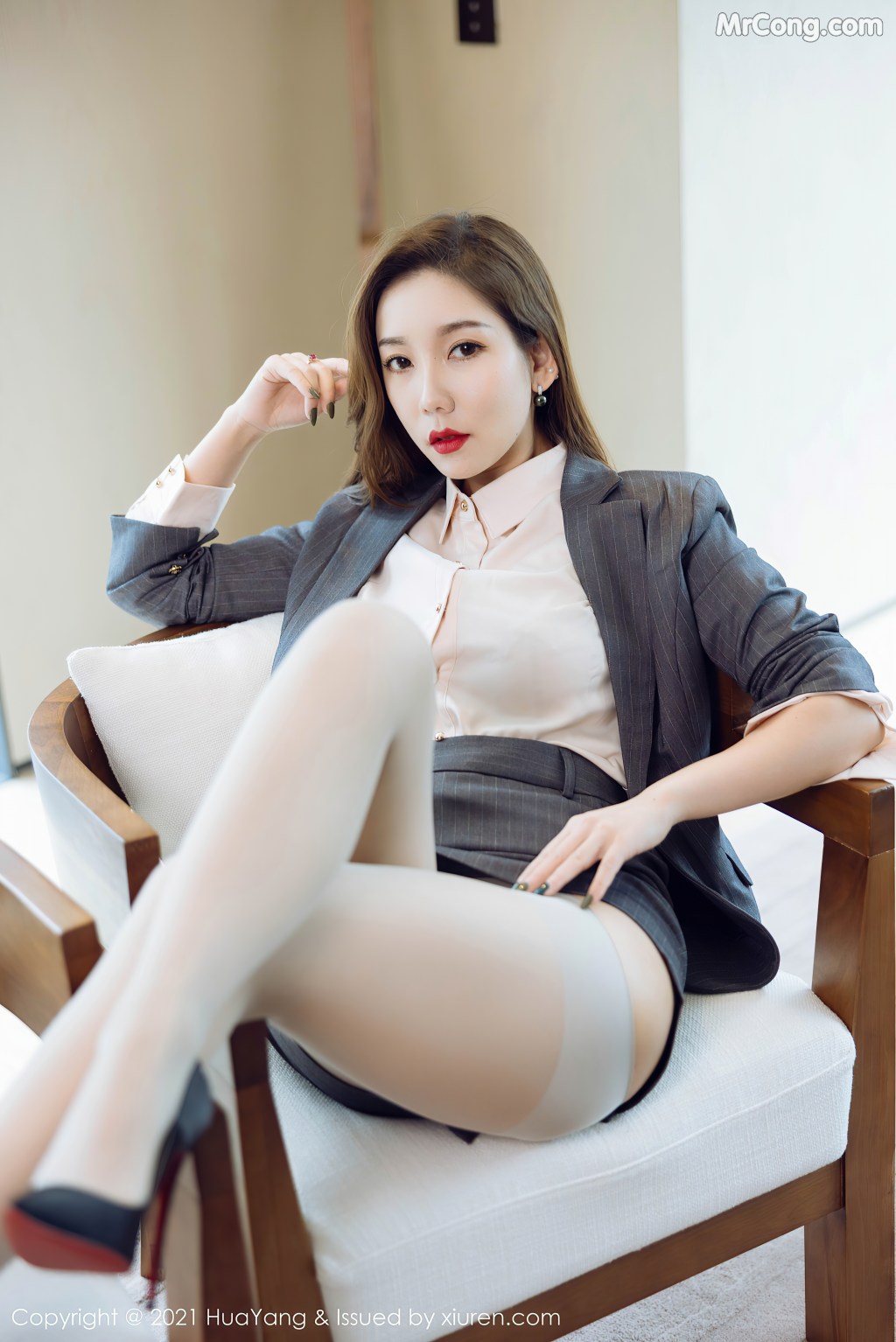 HuaYang Vol.470: Ai Jing Xiang (艾静香) (50 photos) – Page 2