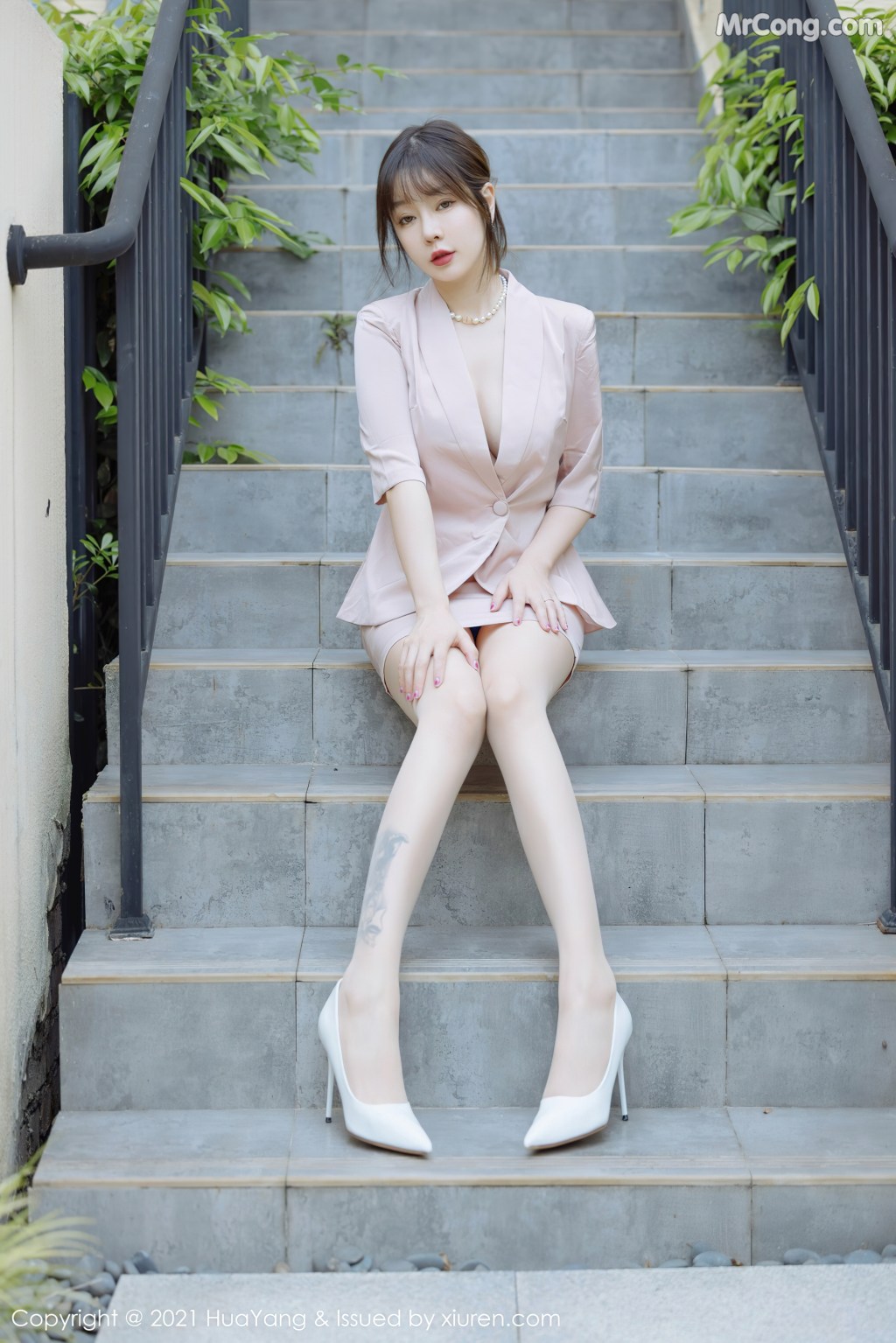 HuaYang Vol.476: Wang Yu Chun (王雨纯) (44 photos)