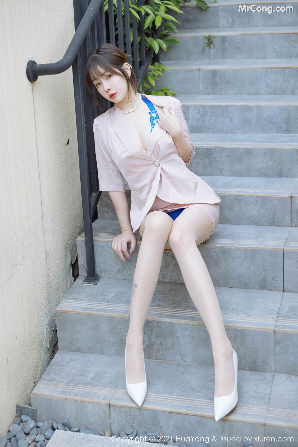 HuaYang Vol.476: Wang Yu Chun (王雨纯) (44 photos)