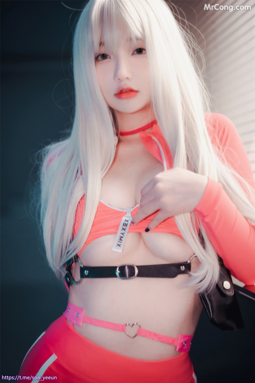 DJAWA Photo – Son Ye-Eun (손예은): “[Squid Game] Triangle Soldier” (56 photos) – Page 5