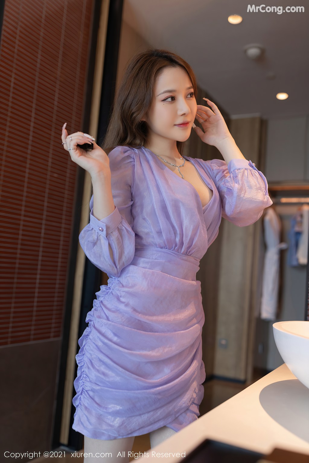 XIUREN No.3930: 鱼子酱Fish (74 photos)
