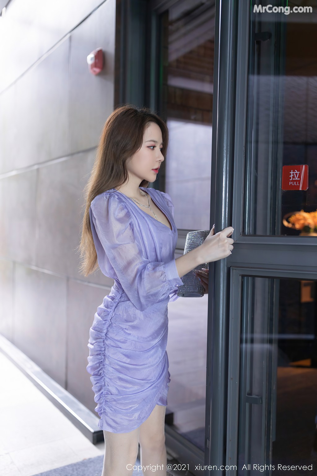 XIUREN No.3930: 鱼子酱Fish (74 photos)