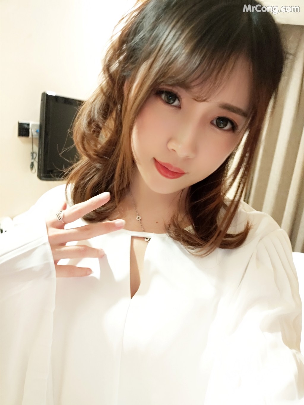 Coser@小女巫露娜 Vol.001: OL风肤色连裤袜 (40 photos)