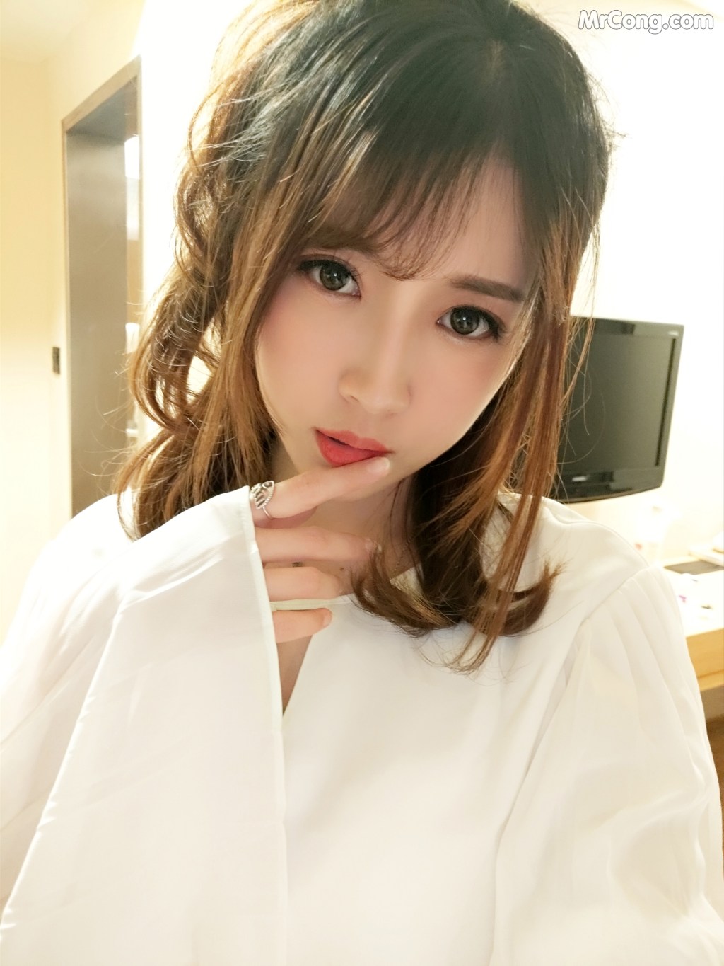 Coser@小女巫露娜 Vol.001: OL风肤色连裤袜 (40 photos)