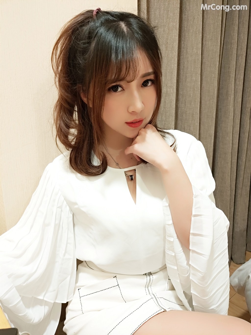 Coser@小女巫露娜 Vol.001: OL风肤色连裤袜 (40 photos) – Page 2