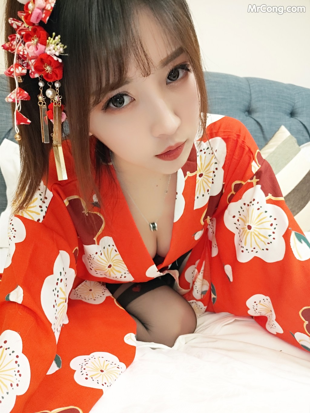 Coser@小女巫露娜 Vol.002: 和服桃心黑色长筒袜 (44 photos) – Page 2