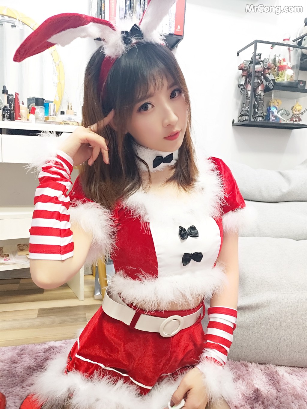 Coser@小女巫露娜 Vol.003: 圣诞装 (37 photos)