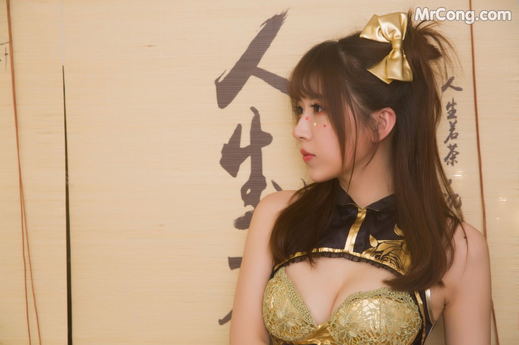 Coser@小女巫露娜 Vol.005: 金丝旗袍 (28 photos) – Page 3