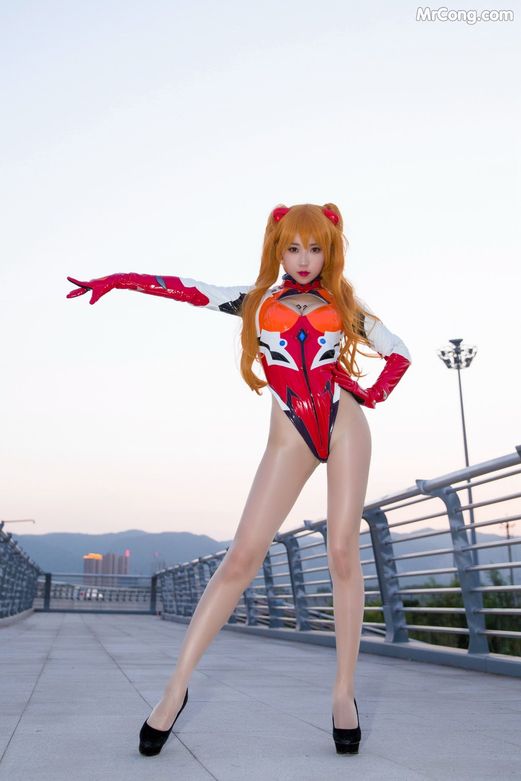 Coser@小女巫露娜 Vol.007: 明日香油亮款 (36 photos)