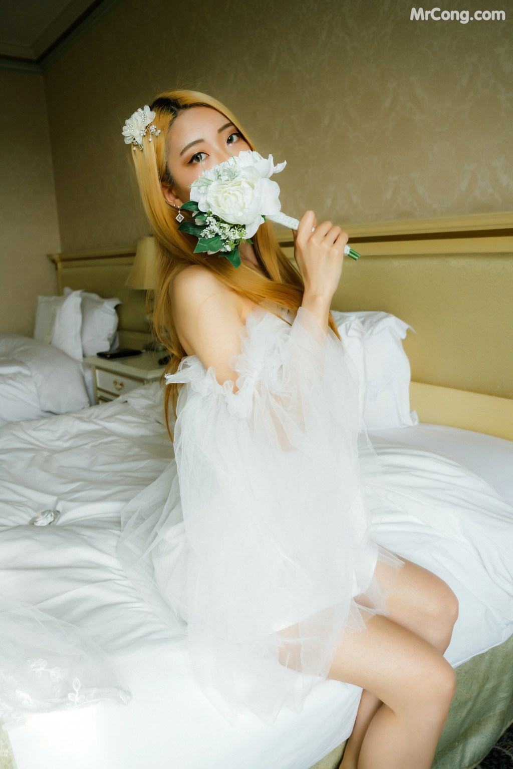 Mona (모나) – Marry Me Vol.1 – Moon Night Snap (60 photos)