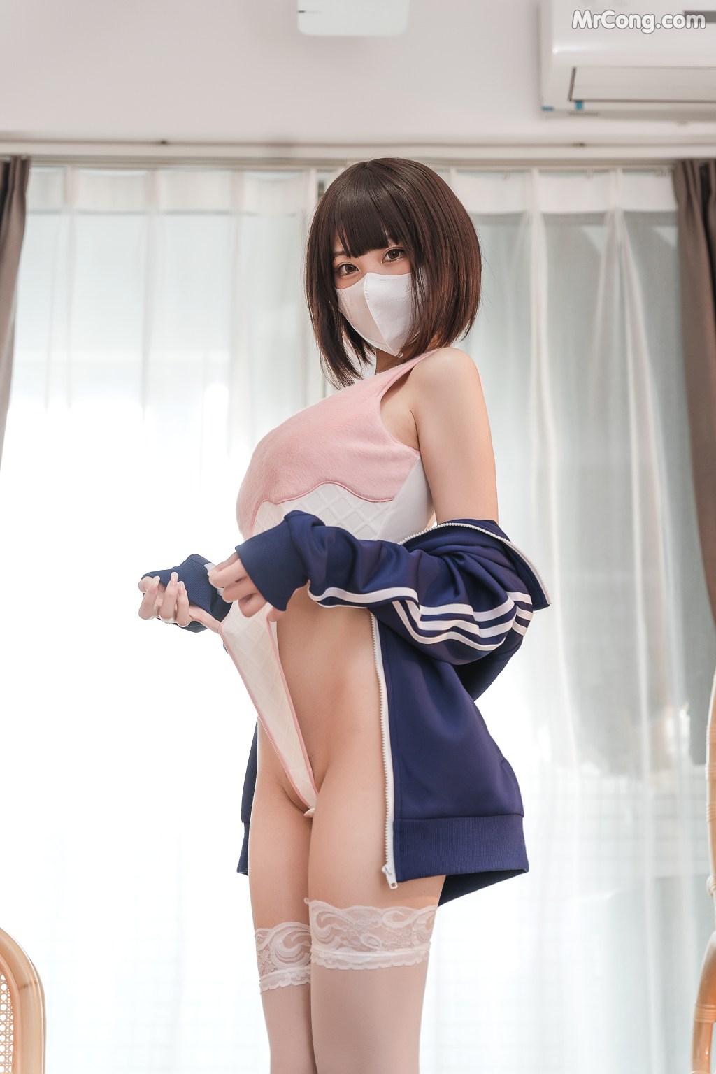 Coser@蜜汁猫裘 Vol.076: 草莓圣代 (45 photos + 4 videos)