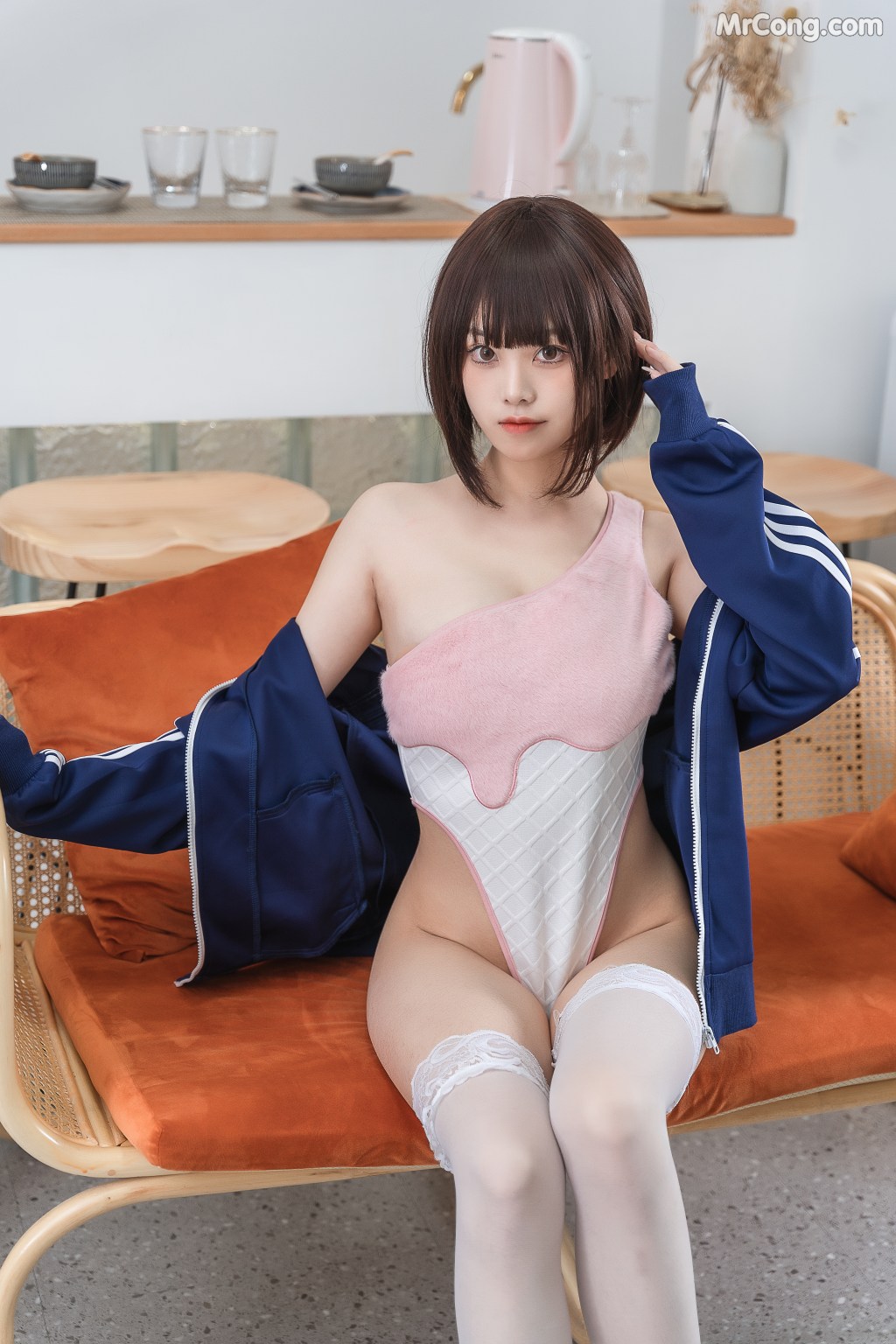 Coser@蜜汁猫裘 Vol.076: 草莓圣代 (45 photos + 4 videos) – Page 4