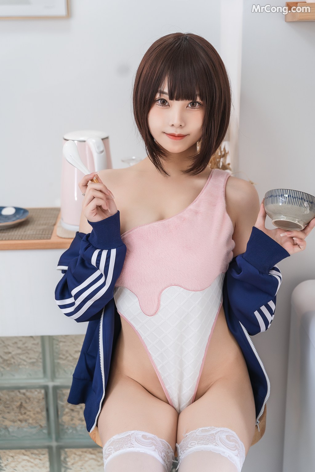 Coser@蜜汁猫裘 Vol.076: 草莓圣代 (45 photos + 4 videos) – Page 5
