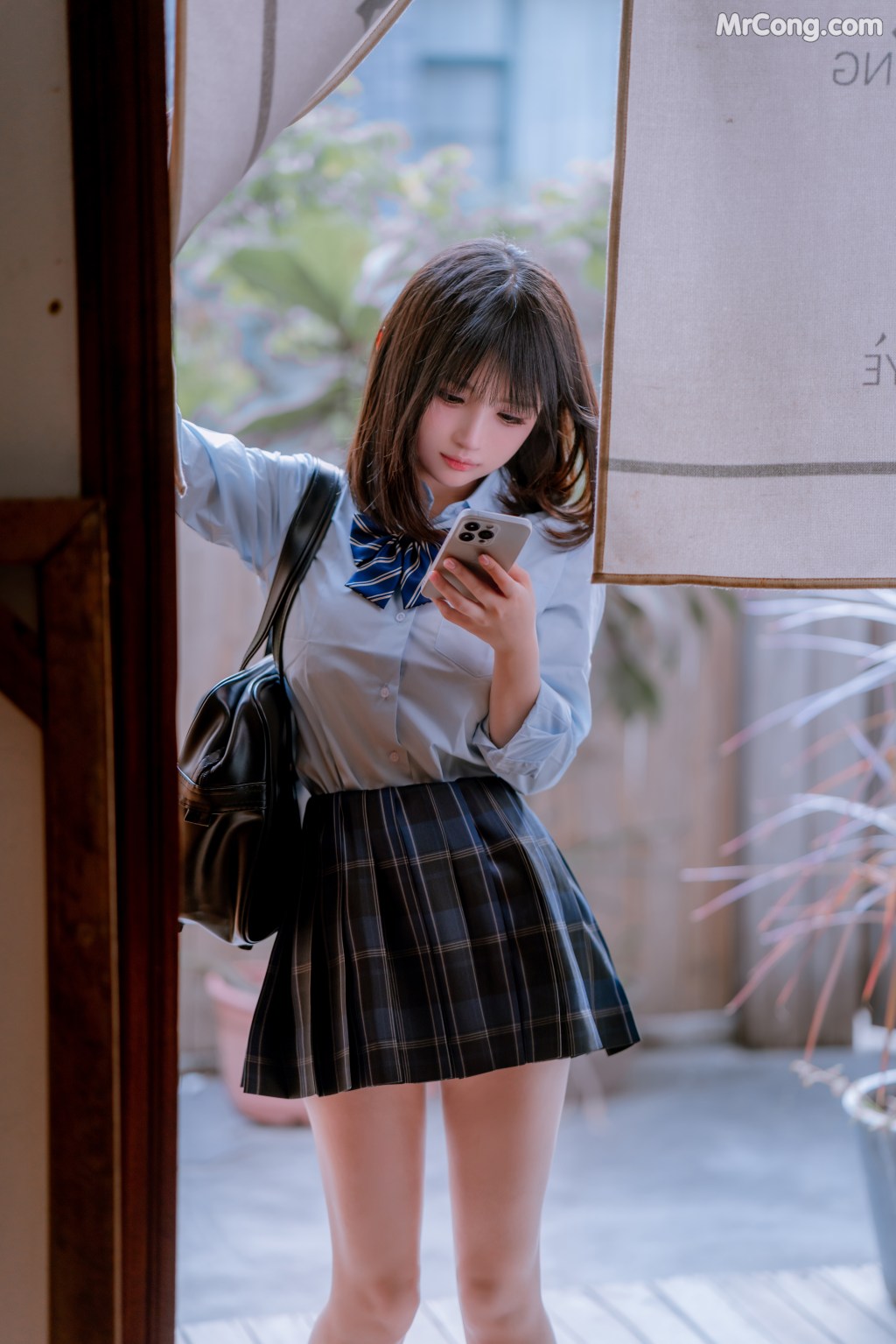 Coser@桜井宁宁 Vol.044: JK之居家 (66 photos) – Page 4