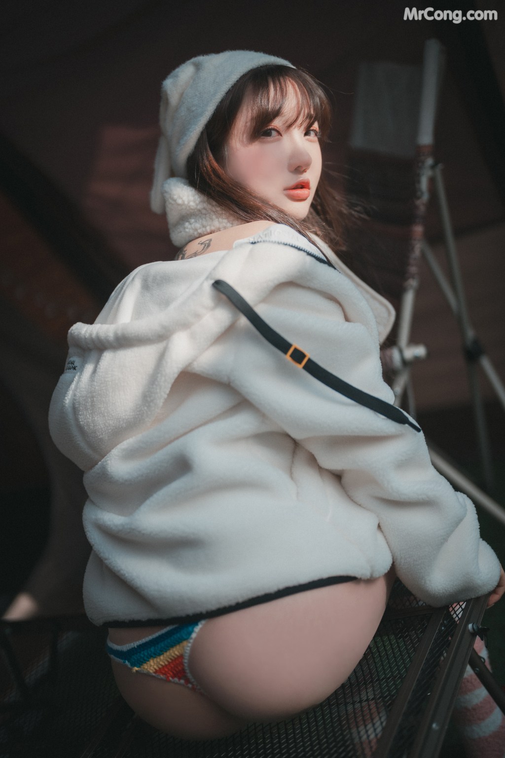 DJAWA Photo – Son Ye-Eun (손예은): “Romantic Winter Glamping” (99 photos)