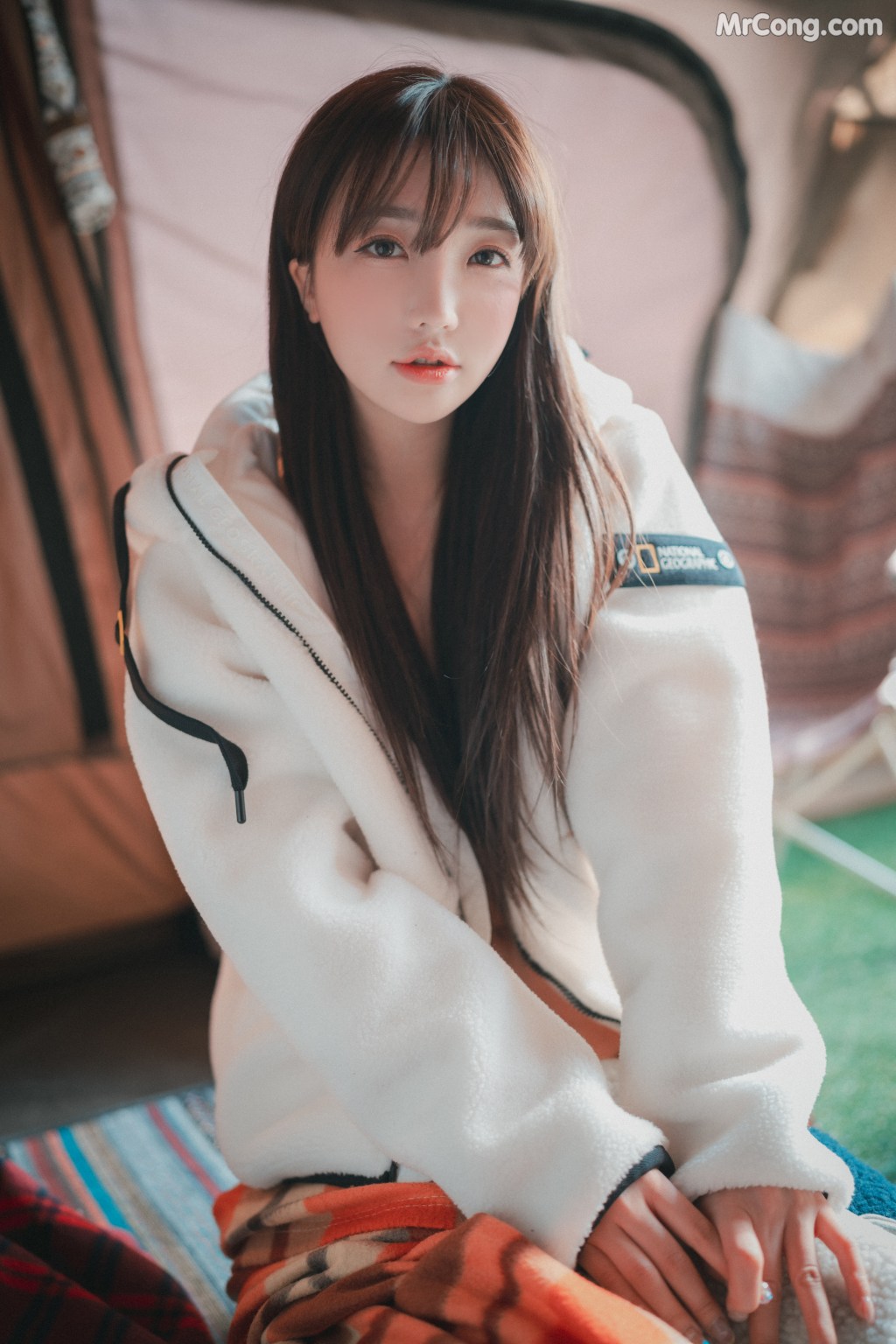 DJAWA Photo – Son Ye-Eun (손예은): “Romantic Winter Glamping” (99 photos) – Page 2