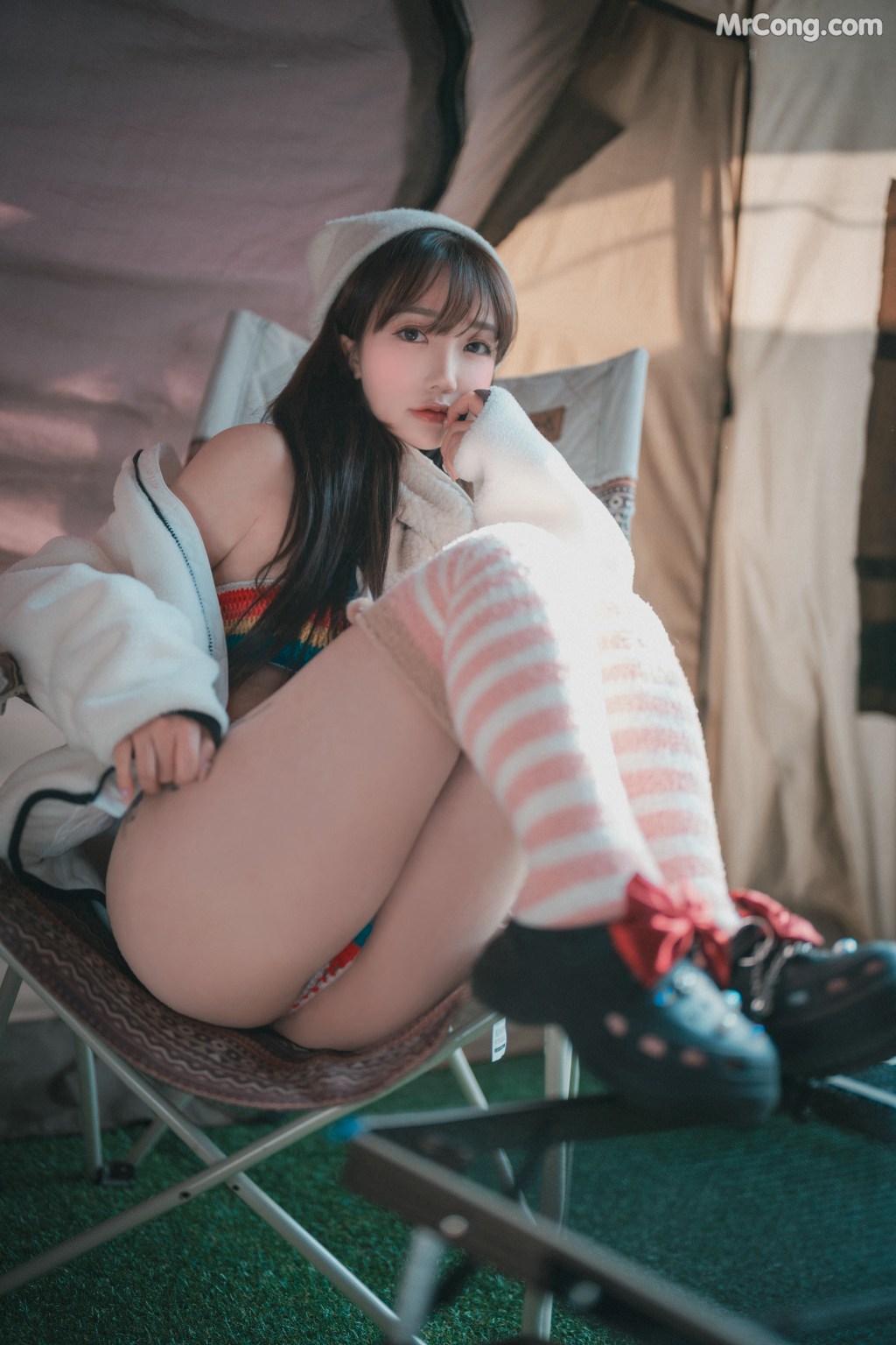 DJAWA Photo – Son Ye-Eun (손예은): “Romantic Winter Glamping” (99 photos) – Page 6