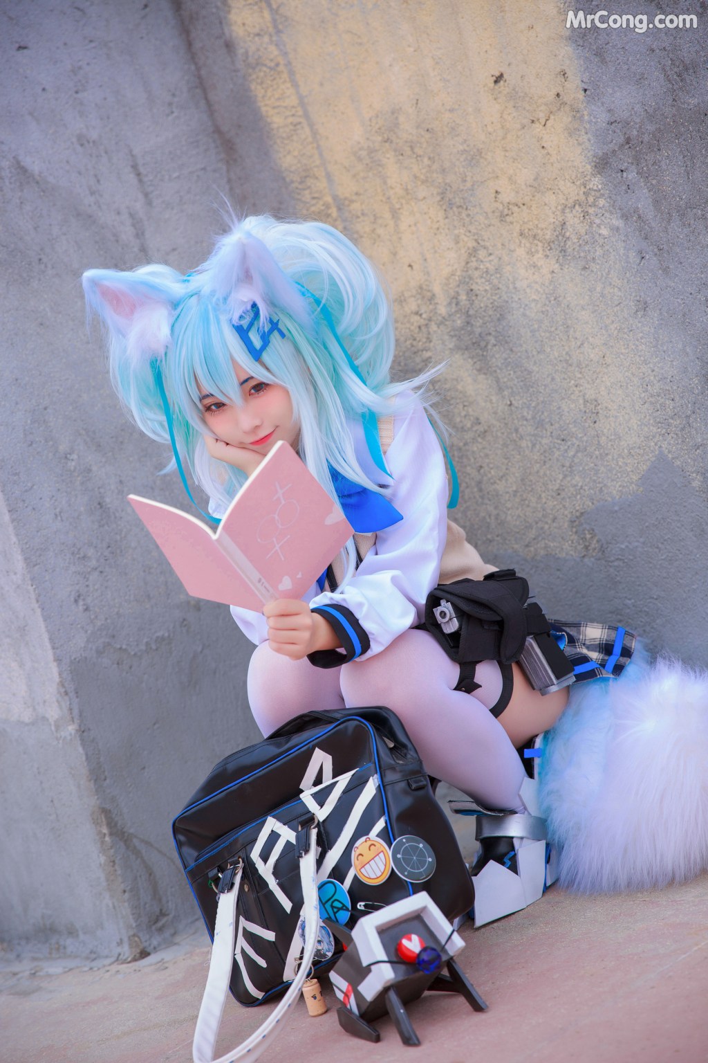 Coser@G44不会受伤 Vol.045: 少女前线 PA15校服 (33 photos)
